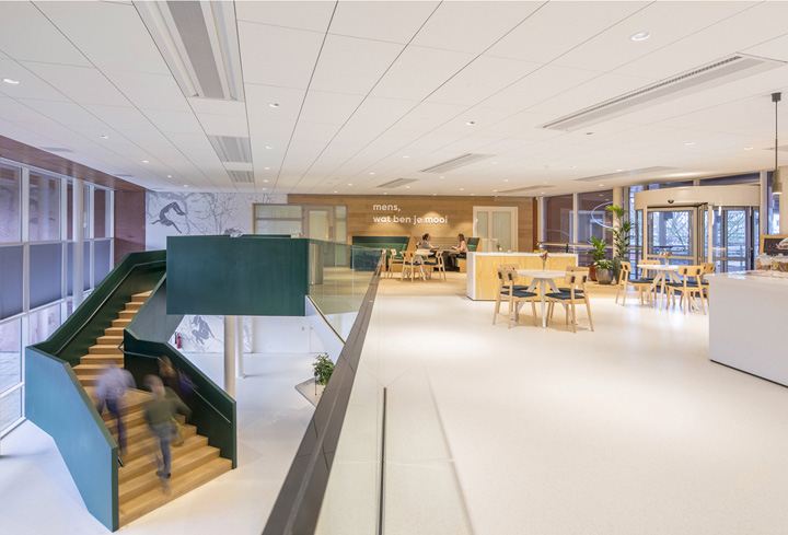 清新北欧风 医疗健康保险公司Menzis荷兰办公设计欣赏