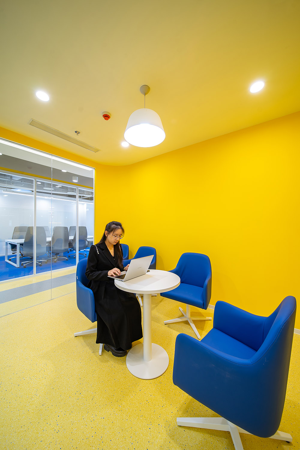 设计助力成长 妙可蓝多上海总部办公设计欣赏