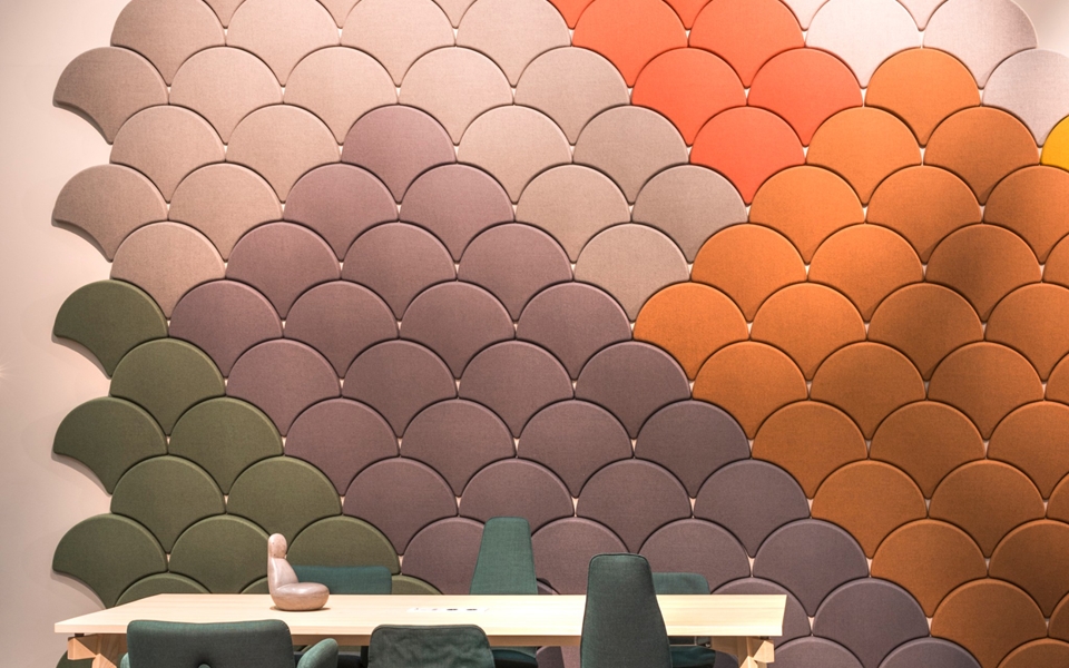 迷人的银杏叶声学吸音板 带来一室绚丽美景