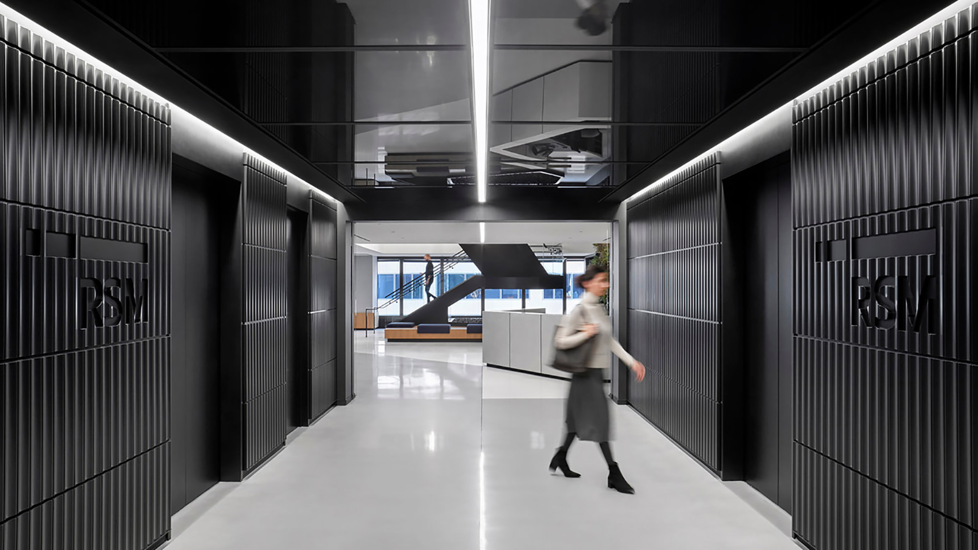 点击浏览大图 黑白摩登 RSM国际会计公司芝加哥总部设计欣赏